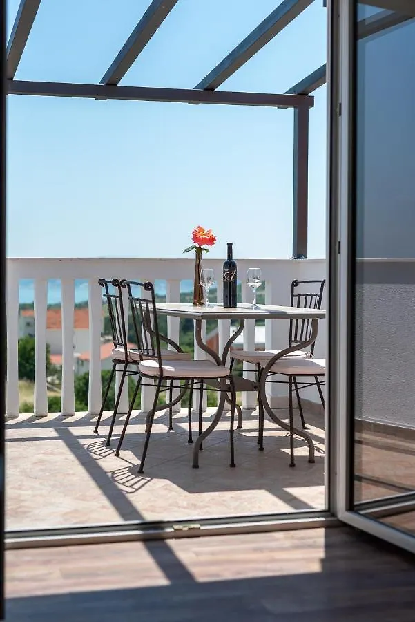 Apartments Dobrila Kaštel Novi